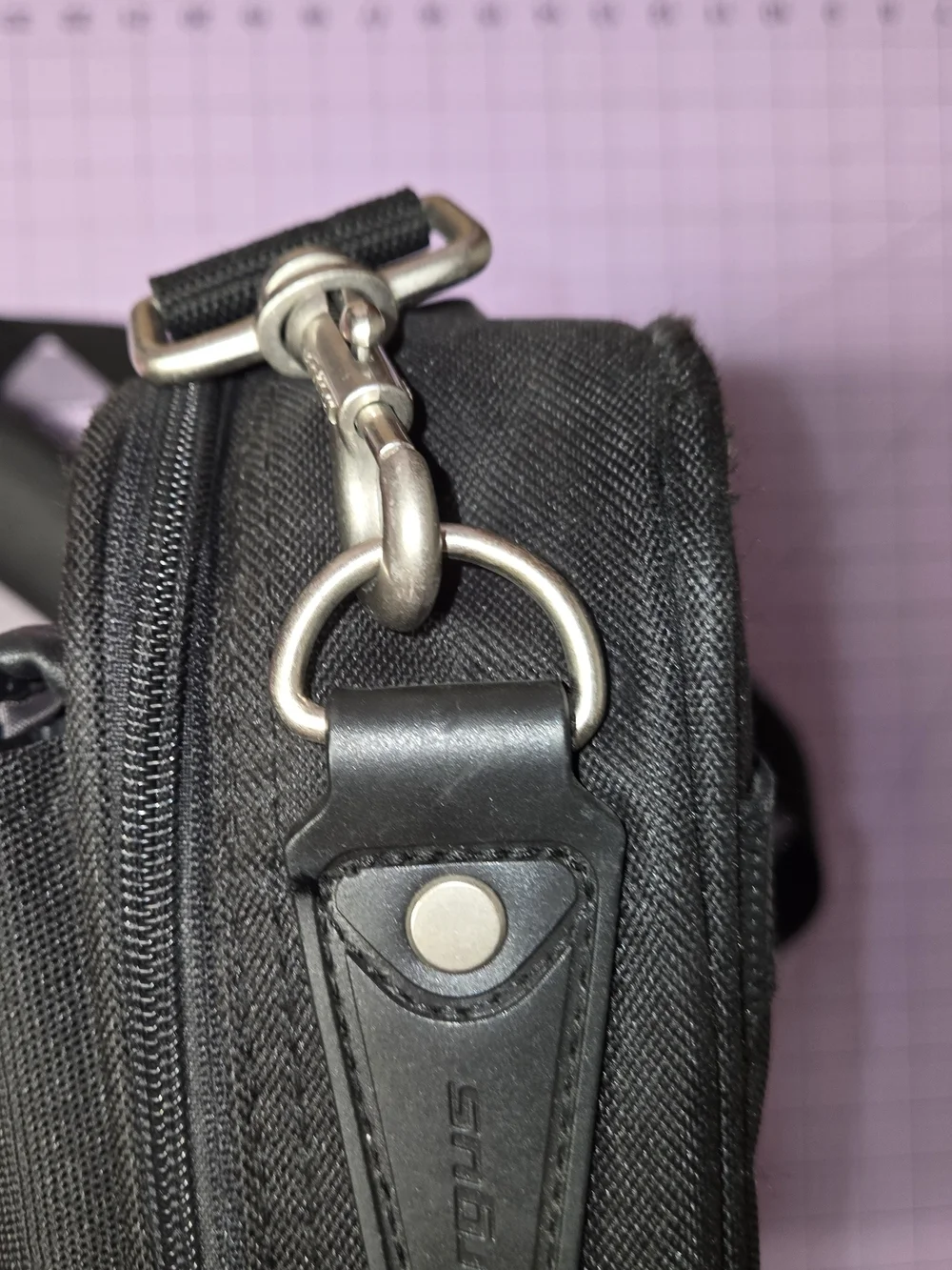 Targus Black Laptop Briefcase Messenger Bag Padded 15